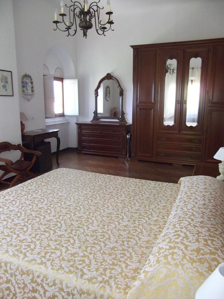 Hotel La Vela (castello Il Rifugio)