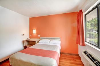 Motel 6 Hartford - Southington