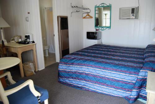 Redwood Motel