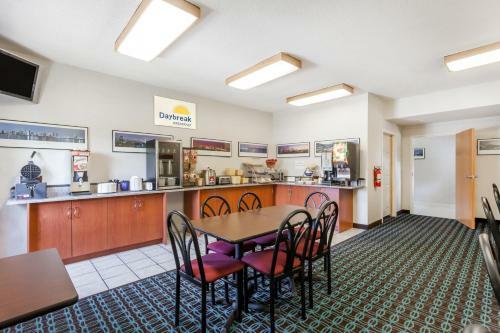 Hotel Days Inn & Suites Cambridge