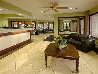 Hotel Baymont Inn And Suites Monroe