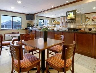 Hotel Baymont Inn And Suites Monroe