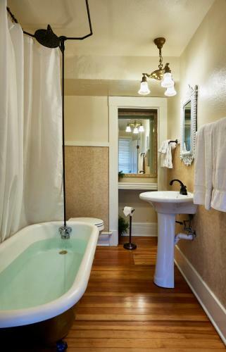 Avenue Hotel Bed And Breakfast