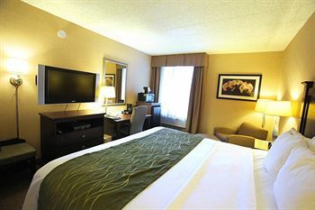 Hotel Comfort Inn And Suites Paramus
