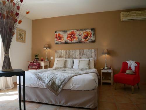 Hotel La Petite Auberge De Roussillon