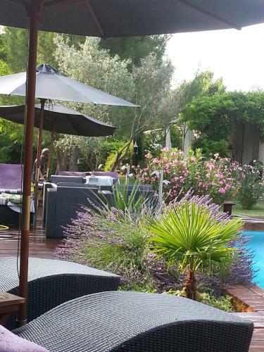 Hostal Les Chambres D'h�tes De La Ferrage