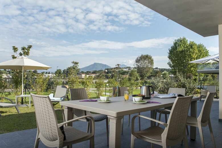 Aparthotel Suite Home Porticcio