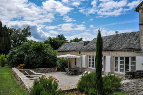 Hostal Maison D'h�tes Domaine De La Rhue