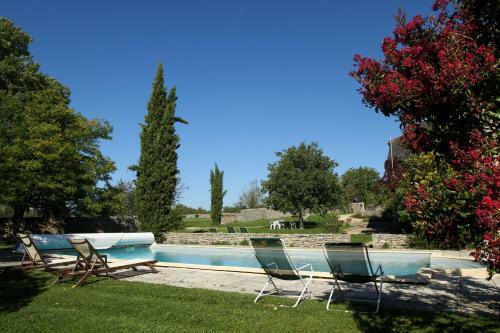 Hostal Maison D'h�tes Domaine De La Rhue
