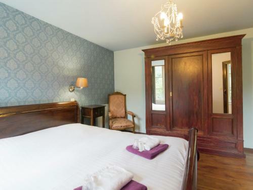 Holiday Home Chateau Du Risdoux Vireuxwallerand