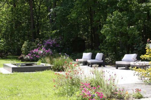 Bed & Breakfast Chambres D'h�tes Et Table D'h�tes L'intemporelle