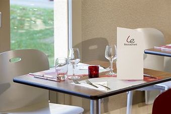 Hotel Campanile Macon Nord Sennec�