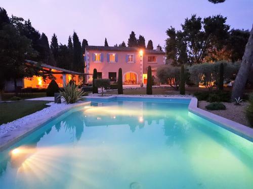 Hostal Le Clos Des Cypr�s