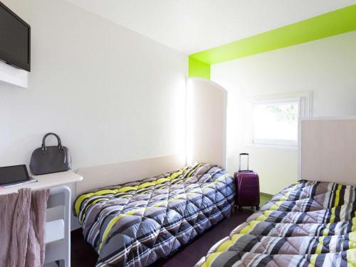 Hotel F1 Orange Centre Echangeur A7 A9