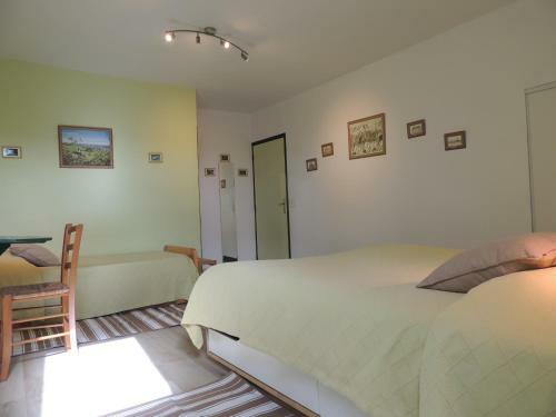 Bed & Breakfast Chambres D'h�tes Les Pi�ris