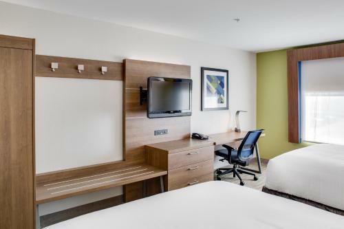 Holiday Inn Express Hotel & Suites Chickasha