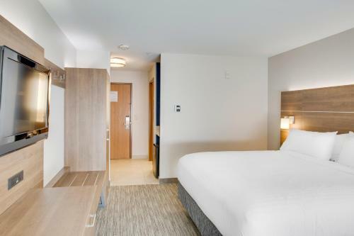 Holiday Inn Express Hotel & Suites Chickasha