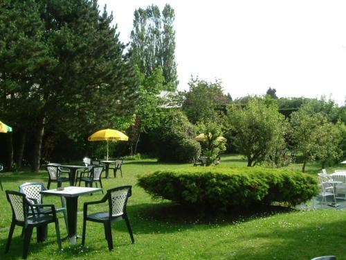 Hotel Logis Le Clos Du Montvinage Rest. Auberge Val De L'oise
