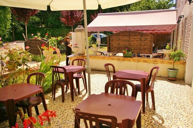 Hotel Logis L'auberge Du Brulhois