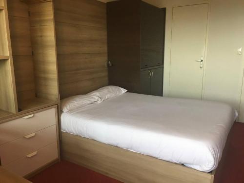 Hotel So'lodge Niort La Cr�che