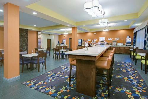 Holiday Inn Express Hotel And Suites Monahans I-20