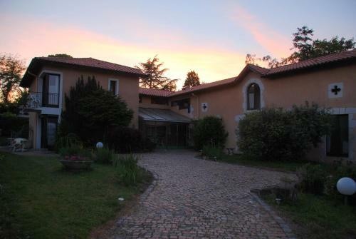 Hotel H�tel Studios Les Acacias