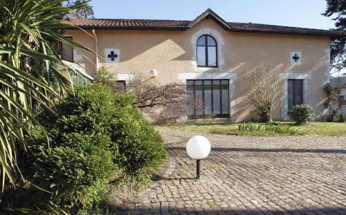 Hotel H�tel Studios Les Acacias