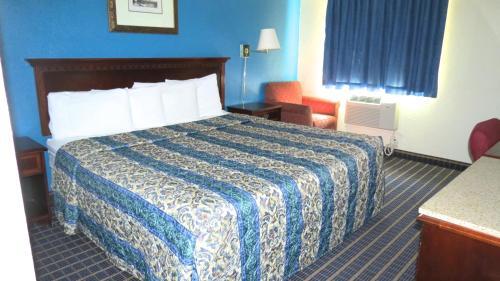 Motel Budget Host Airport Inn