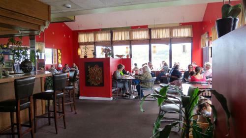 Motel Budget Host Airport Inn