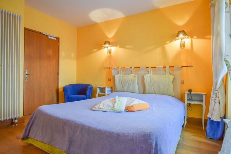 Hotel Domaine D'essendi�ras