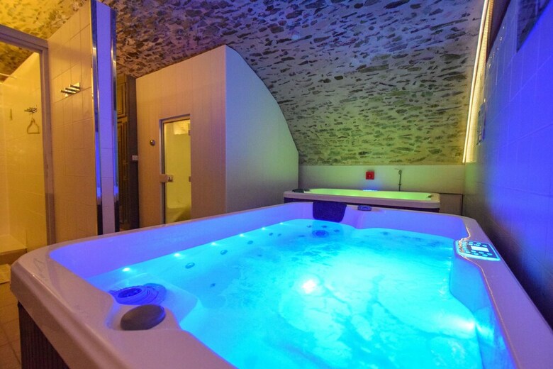 Hotel Domaine D'essendi�ras