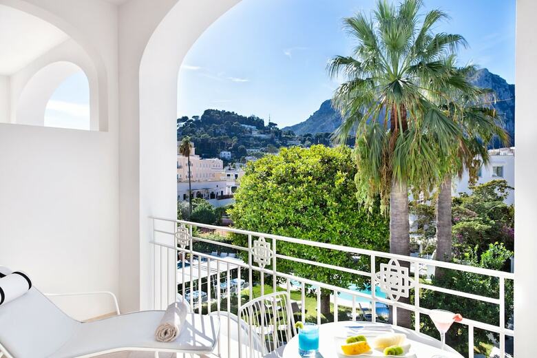 Hotel A Pazziella