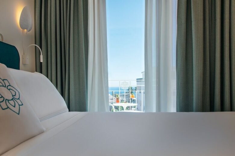 Hotel A Pazziella