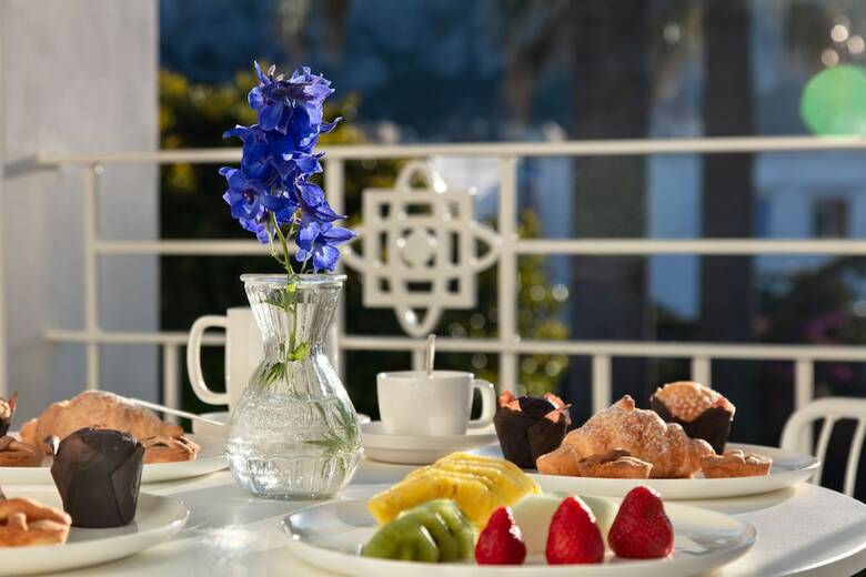 Hotel A Pazziella