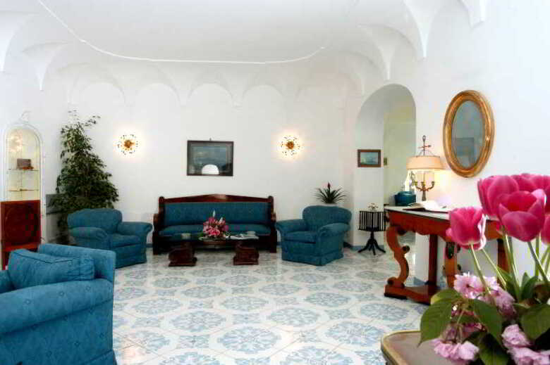 Hotel A Pazziella