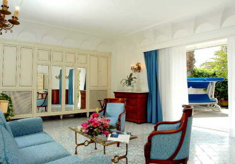 Hotel A Pazziella