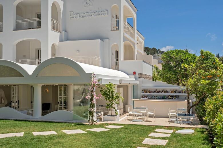 Hotel A Pazziella