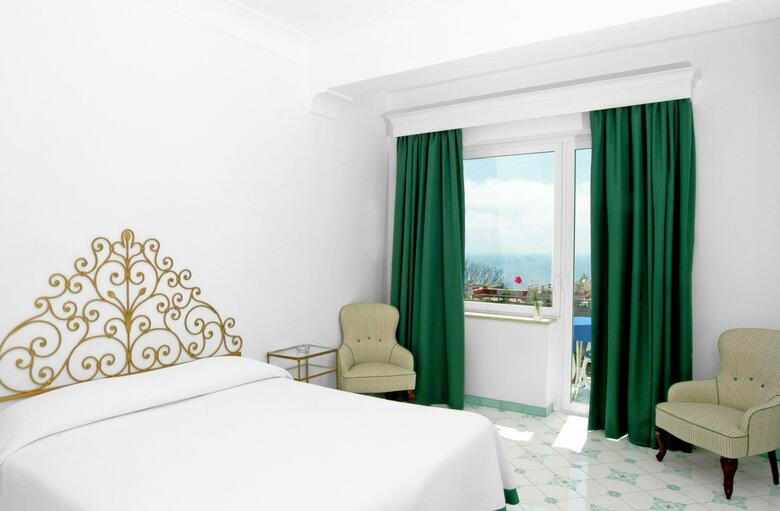 Hotel A Pazziella
