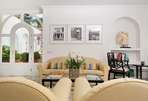 Hotel Canasta