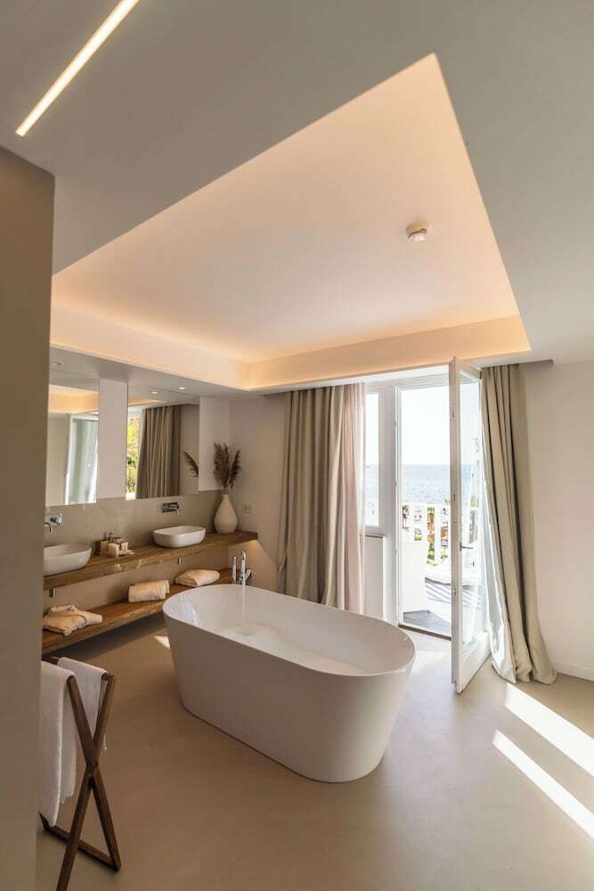 Hotel Maya Beach Resort