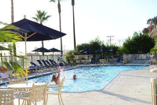 Hotel Riviera Shores Resort