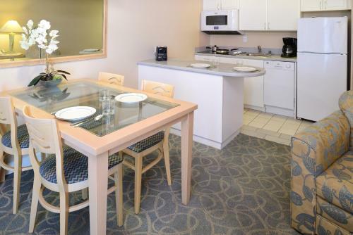 Hotel Riviera Shores Resort
