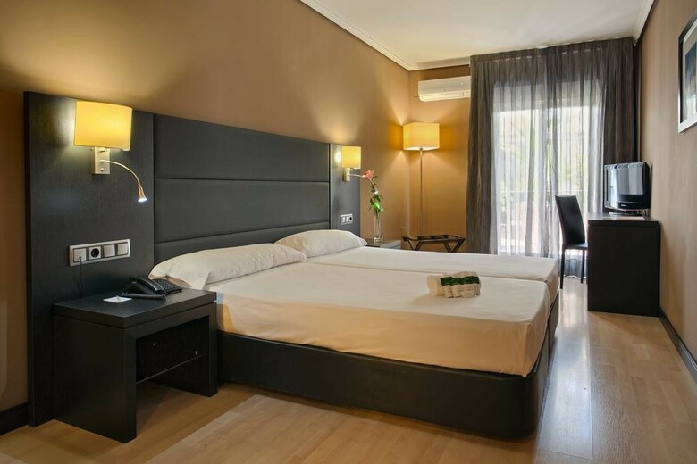 Hotel Virgen de Los Reyes
