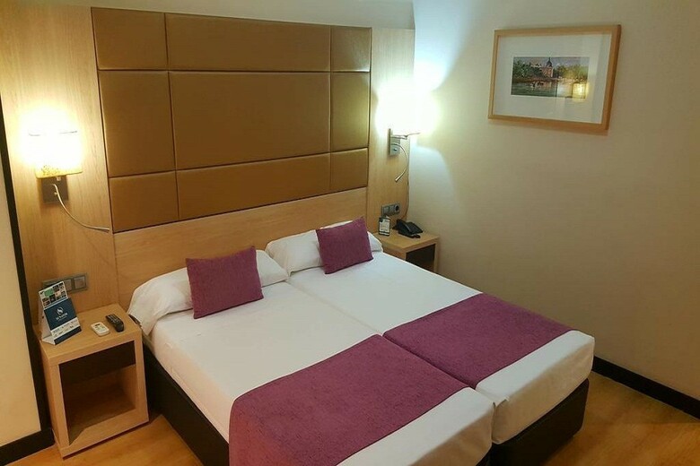 Hotel Virgen de Los Reyes