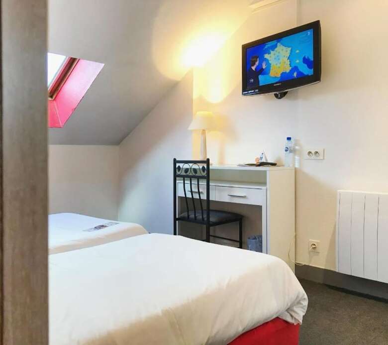 Hotel H�tel Aux Sacres