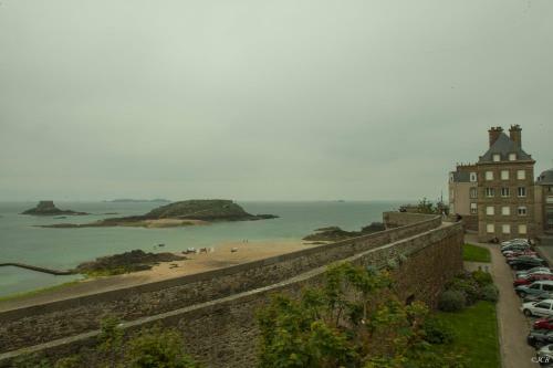 Hotel H�tel-restaurant La Porte Saint Pierre