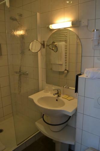 Hotel H�tel-restaurant La Porte Saint Pierre