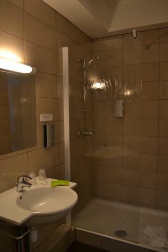 Hotel H�tel-restaurant La Porte Saint Pierre