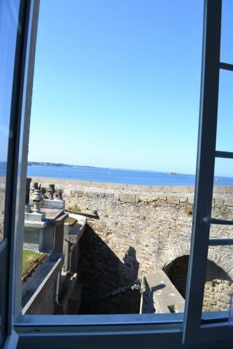 Hotel H�tel-restaurant La Porte Saint Pierre