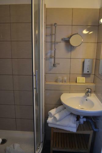 Hotel H�tel-restaurant La Porte Saint Pierre